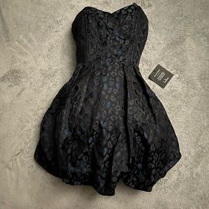 Lulus Wild About The Party Black Leopard Jacquard Strapless Mini Dress. Size XS